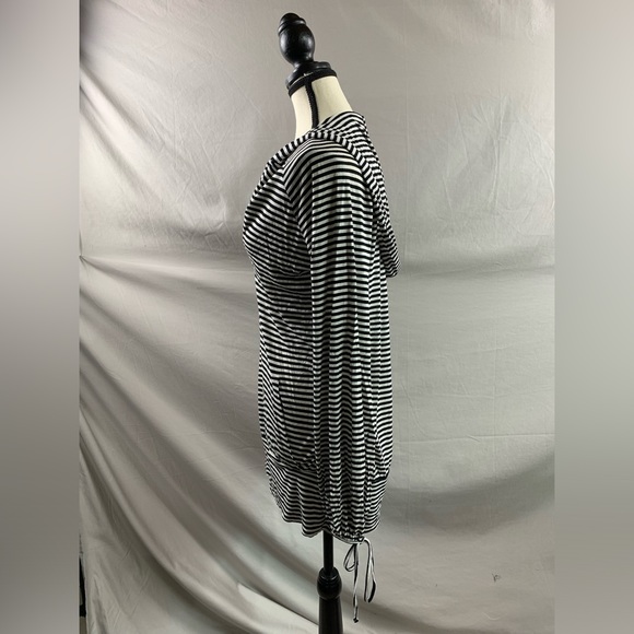 Mango Kangaroo Pocket Hoodie - Picture 3 of 7